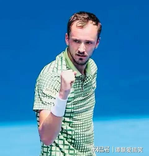 包含马德里竞技决赛小胜巴塞罗那，梅德韦杰夫砍下6记关键球，全场沸腾的词条